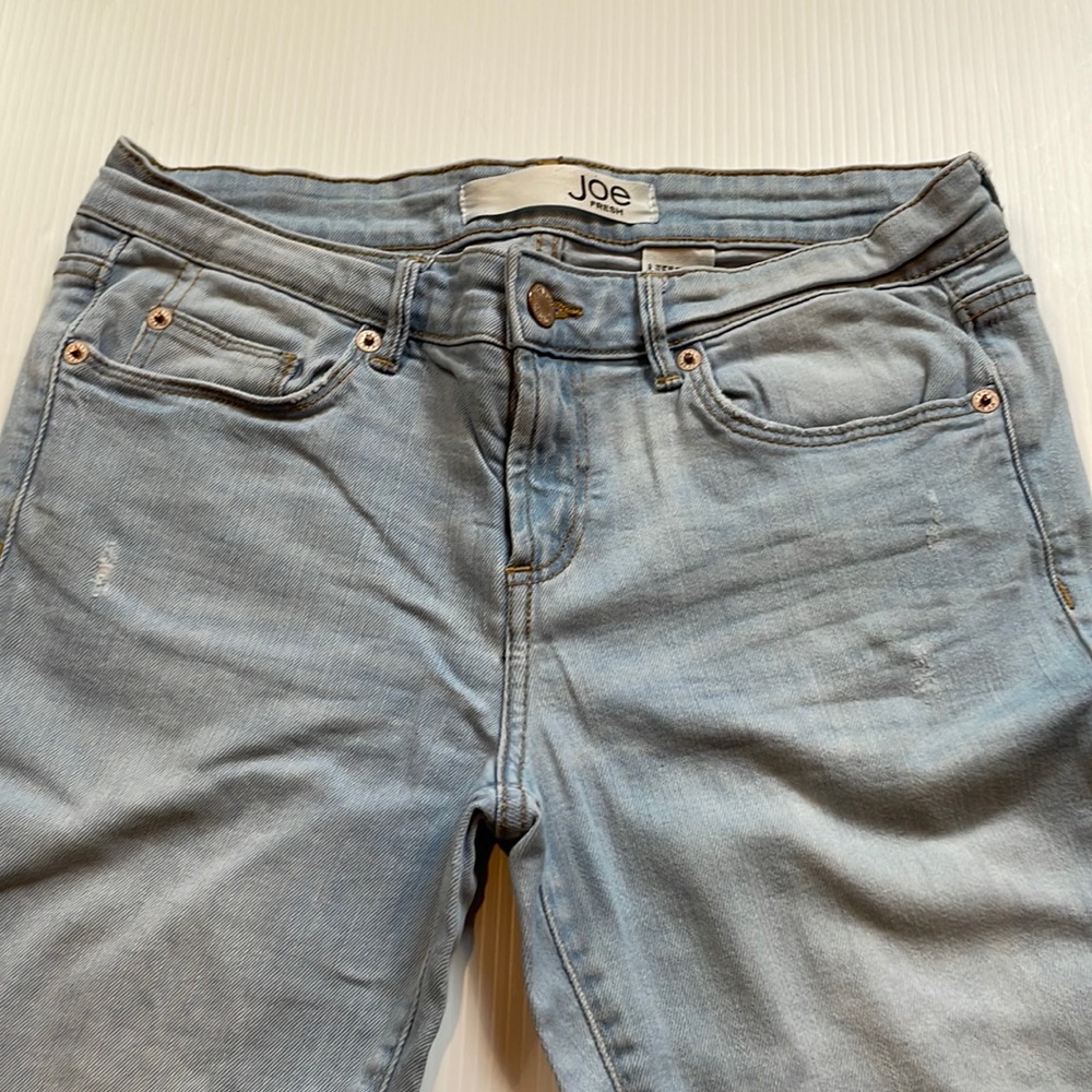 Joe Fresh light wash, slim jean, women’s size 4